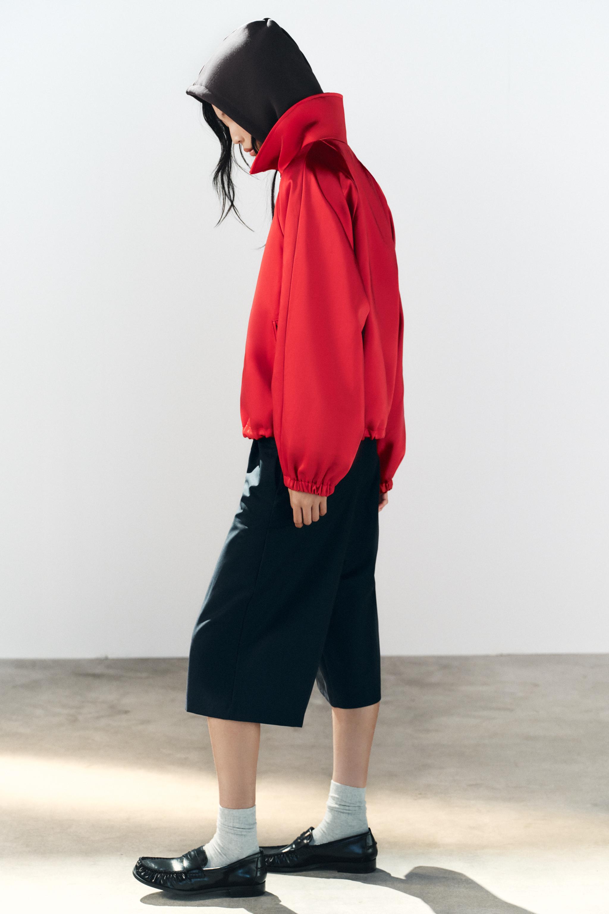 BLOUSON SATINÉ À ÉPAULETTE